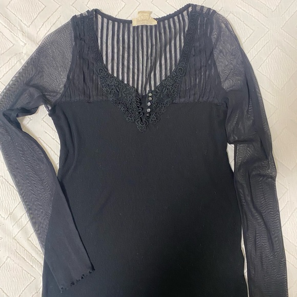Ralph Lauren ribbed long sleeve, with mesh sleeves. - Picture 3 of 6